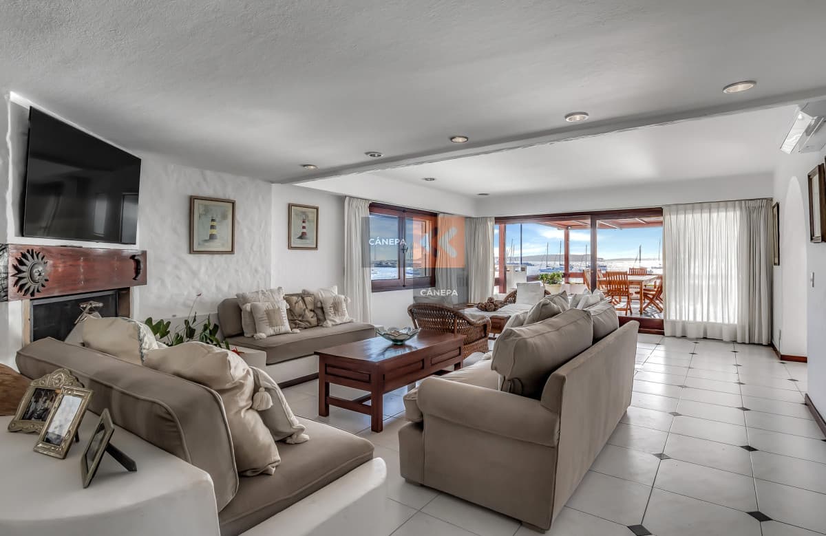 Departamento en venta con vista al puerto