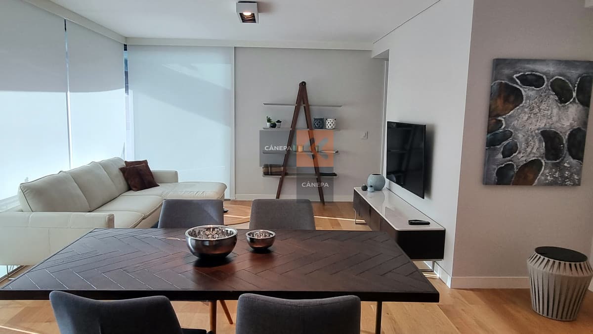 Venta con renta apartamento amueblado de 2 dormitorios en Puerto del Buceo
