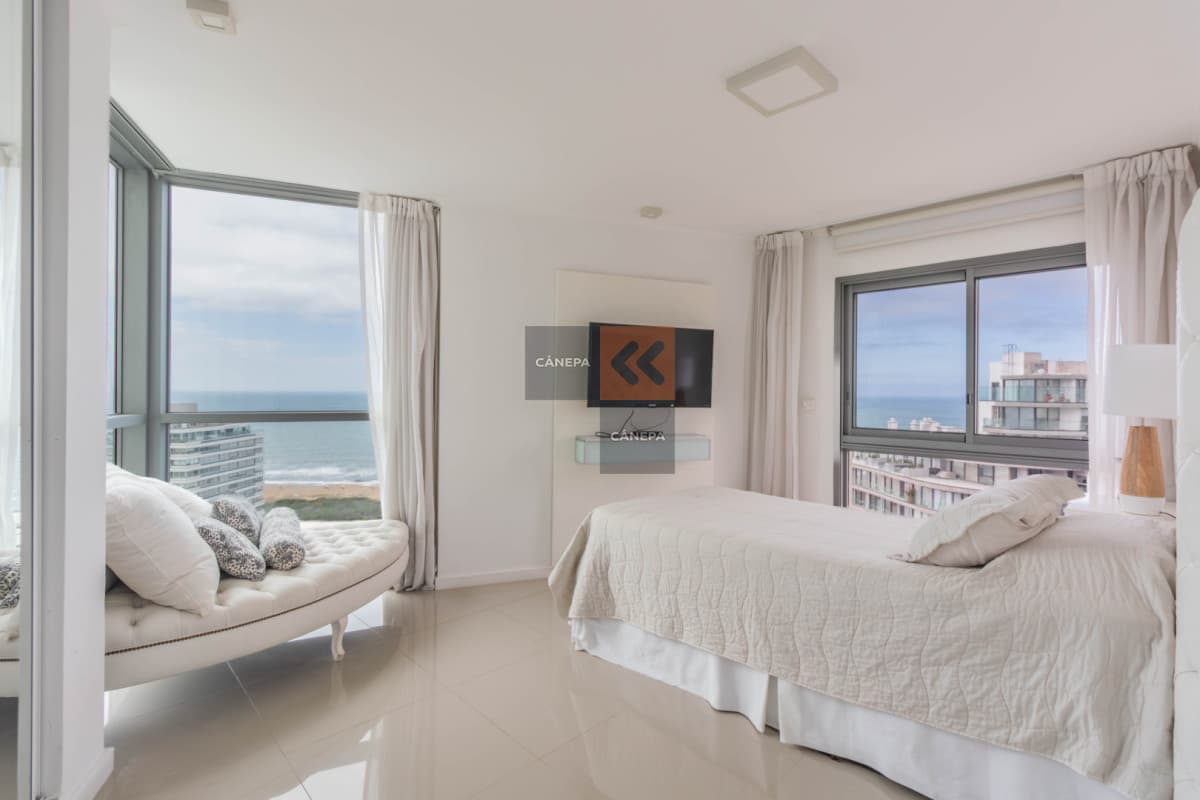 Departamento en venta de 3 dormitorios con excelentes vistas al mar Playa Brava