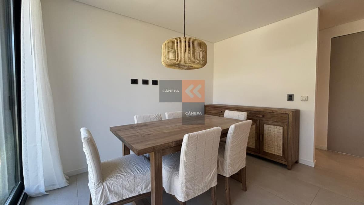 Exclusivo departamento en Manantiales con jardin propio