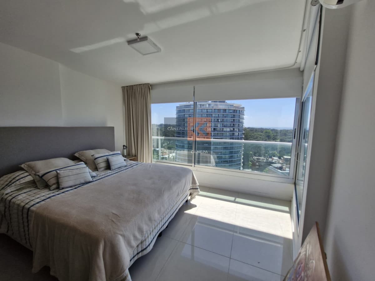 Departamento con vista a la Brava, 3 dormitorios amplios, Disponible en Alquiler Temporal