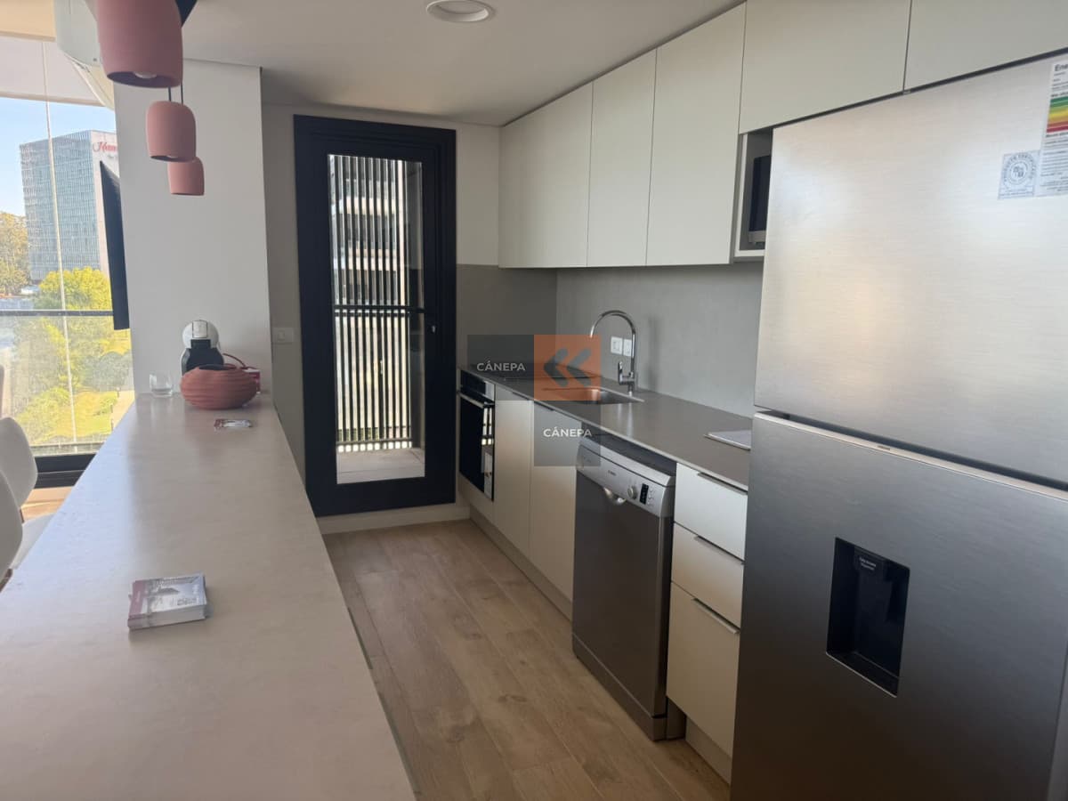 Venta apartamento de 3 dormitorios sobre el Lago Calcagno