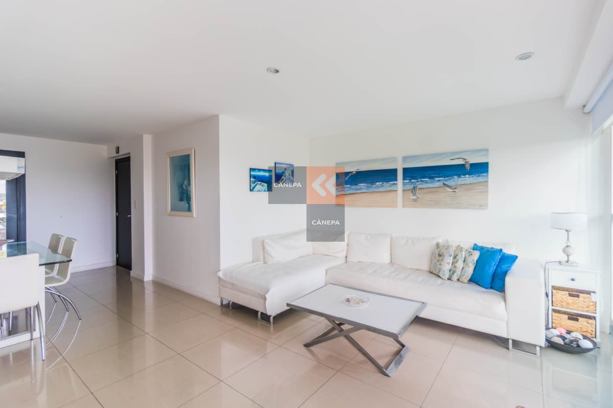 Apartamento de 3 dormitorios a solo 100mts de Playa Mansa