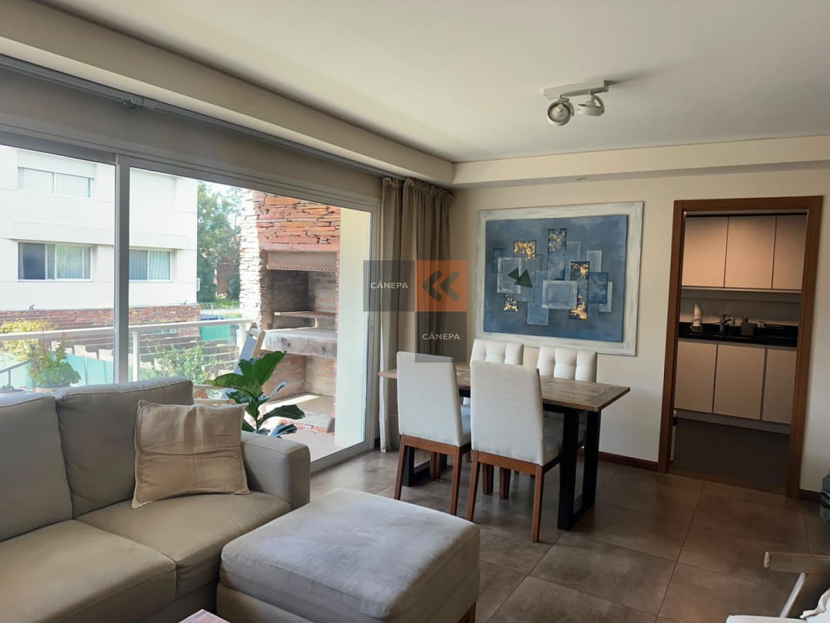 Alquiler apartamento de 3 dormitorios + parrillero propio en Carrasco Norte