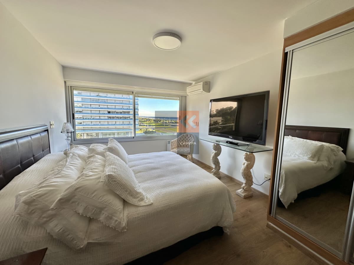 Apartamento en venta en primera linea de 3 dormitorios