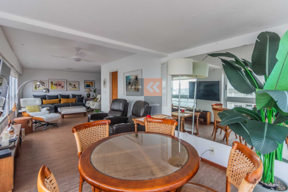 Departamento en venta de 3 dormitorios en Península con excelente vista