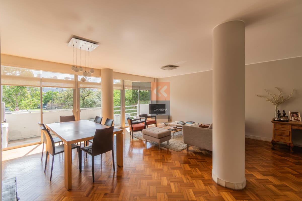 Venta apartamento de 3 dormitorios en Punta Carretas