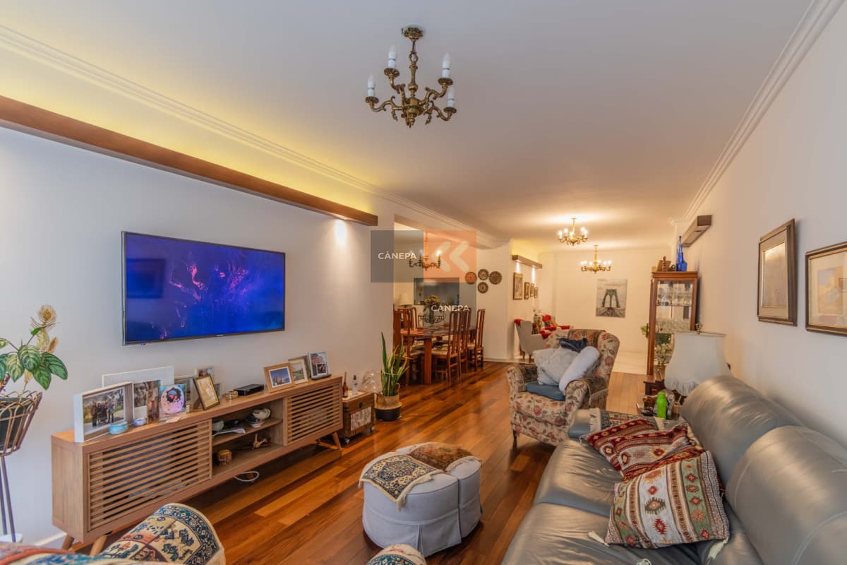 Venta apartamento de 3 dormitorios en Punta Carretas