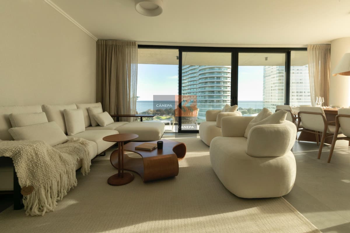 Espectacular apartamento en Playa Mansa a la venta