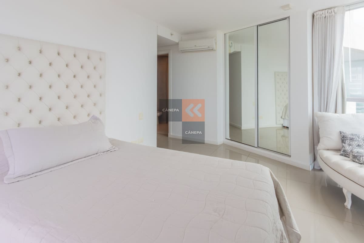 Departamento en venta de 3 dormitorios con excelentes vistas al mar Playa Brava