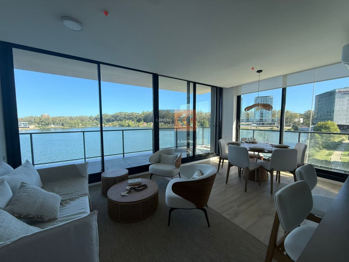 Venta apartamento de 3 dormitorios sobre el Lago Calcagno