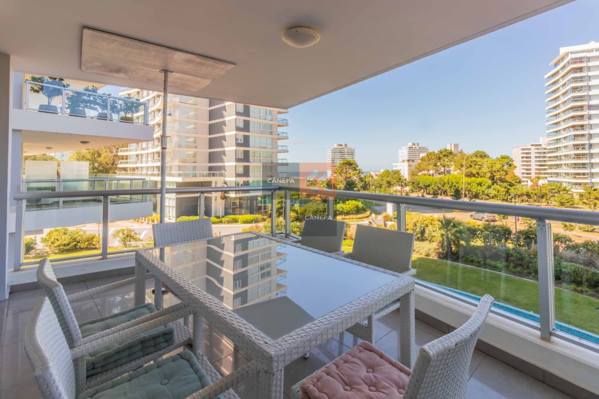 Departamento de 3 suites en venta en zona Roosevelt