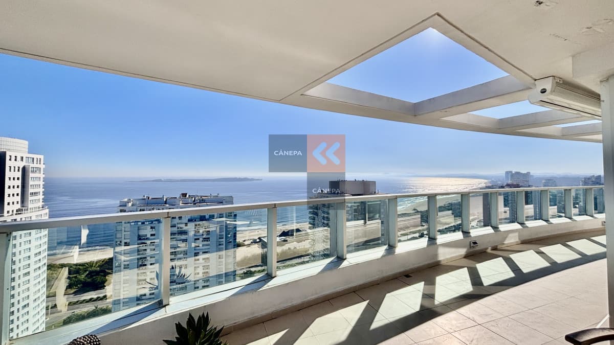 Penthouse con vista panóramica al mar