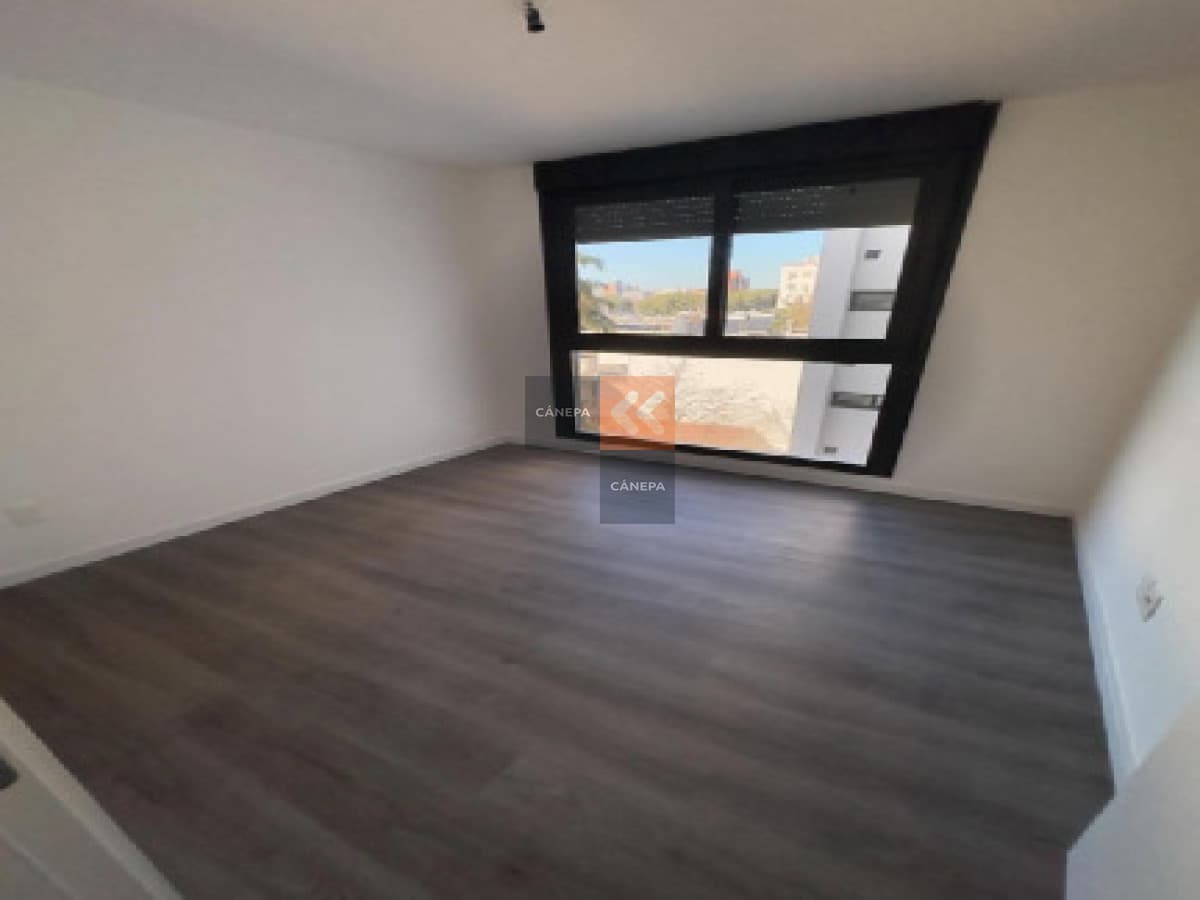 Venta con renta apartamento de 1 dormitorio en Cordón Sur