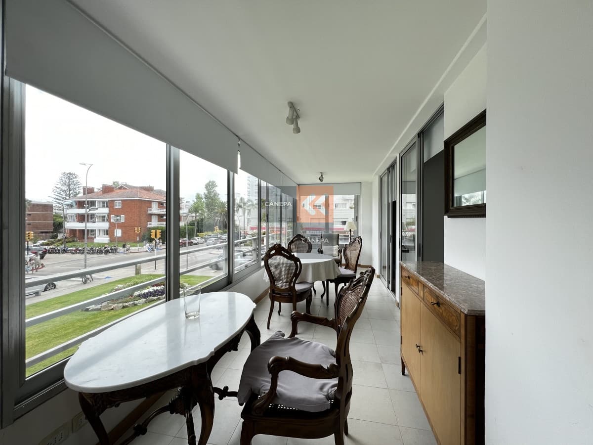 Amplio departamento en alquiler