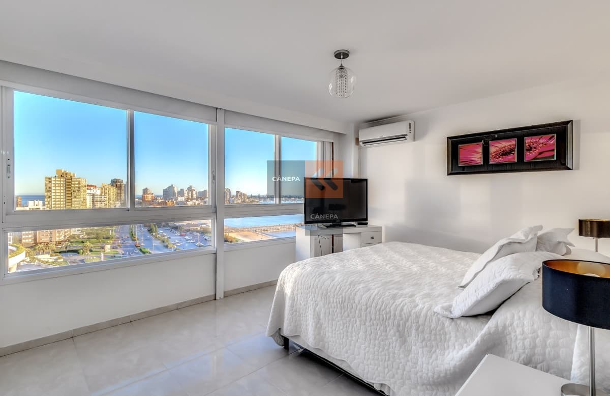 Departamento con excepcional vista a la mansa y a la península
