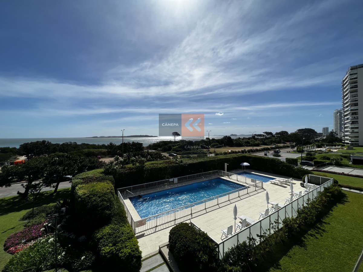 Apartamento en uno de los mejores edificios de la mansa