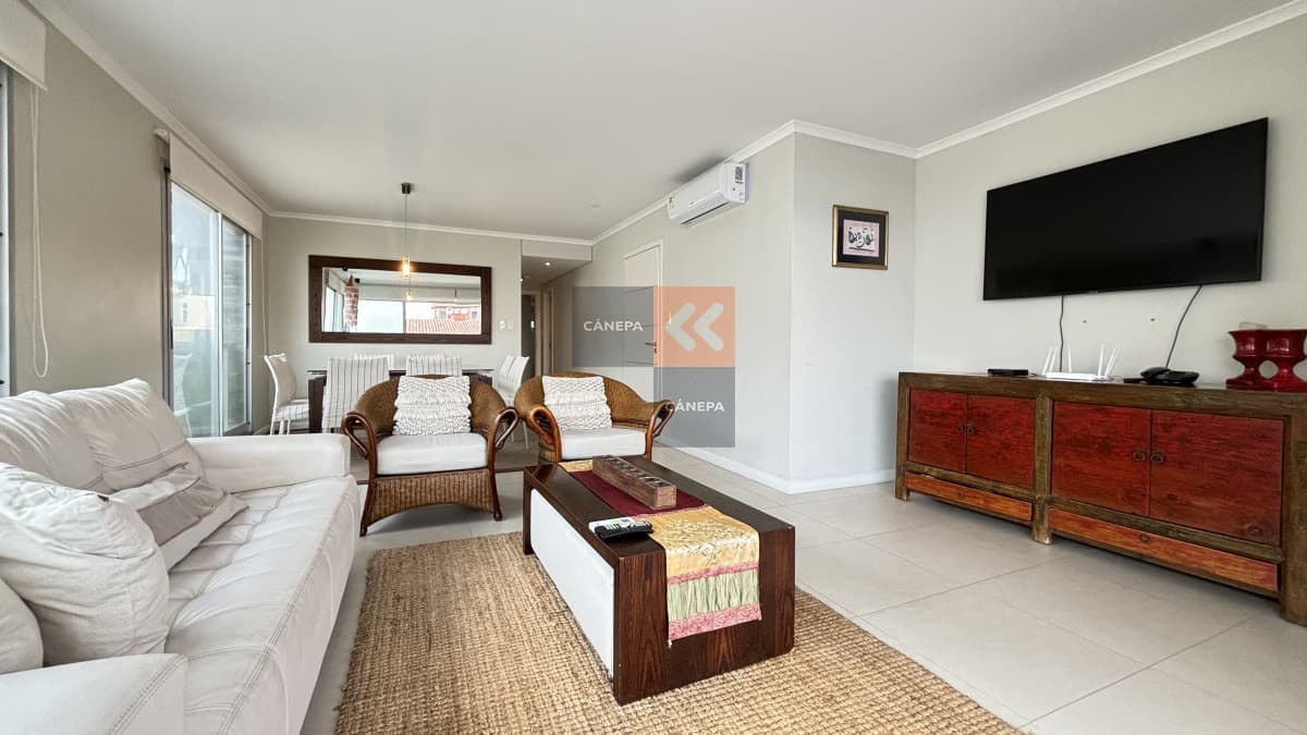 Departamento en la Península terraza con Parrillero