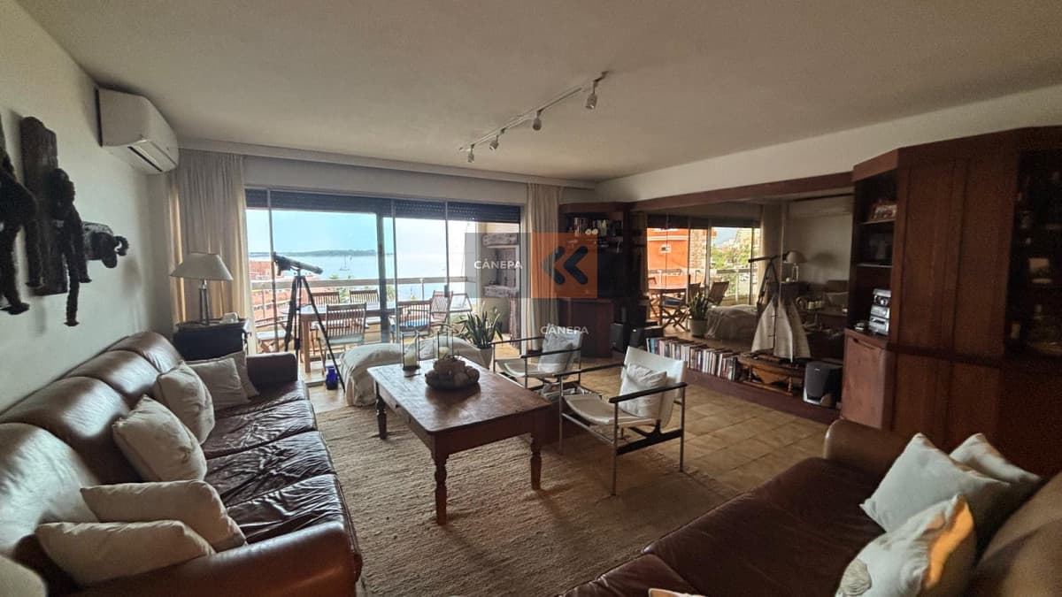Departamento en venta de 3 dormitorios en Mansa con parrillero propio