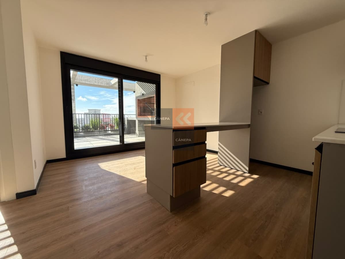 Venta apartamento de 1 dormitorio + terraza con parrillero propio en Parque Batlle