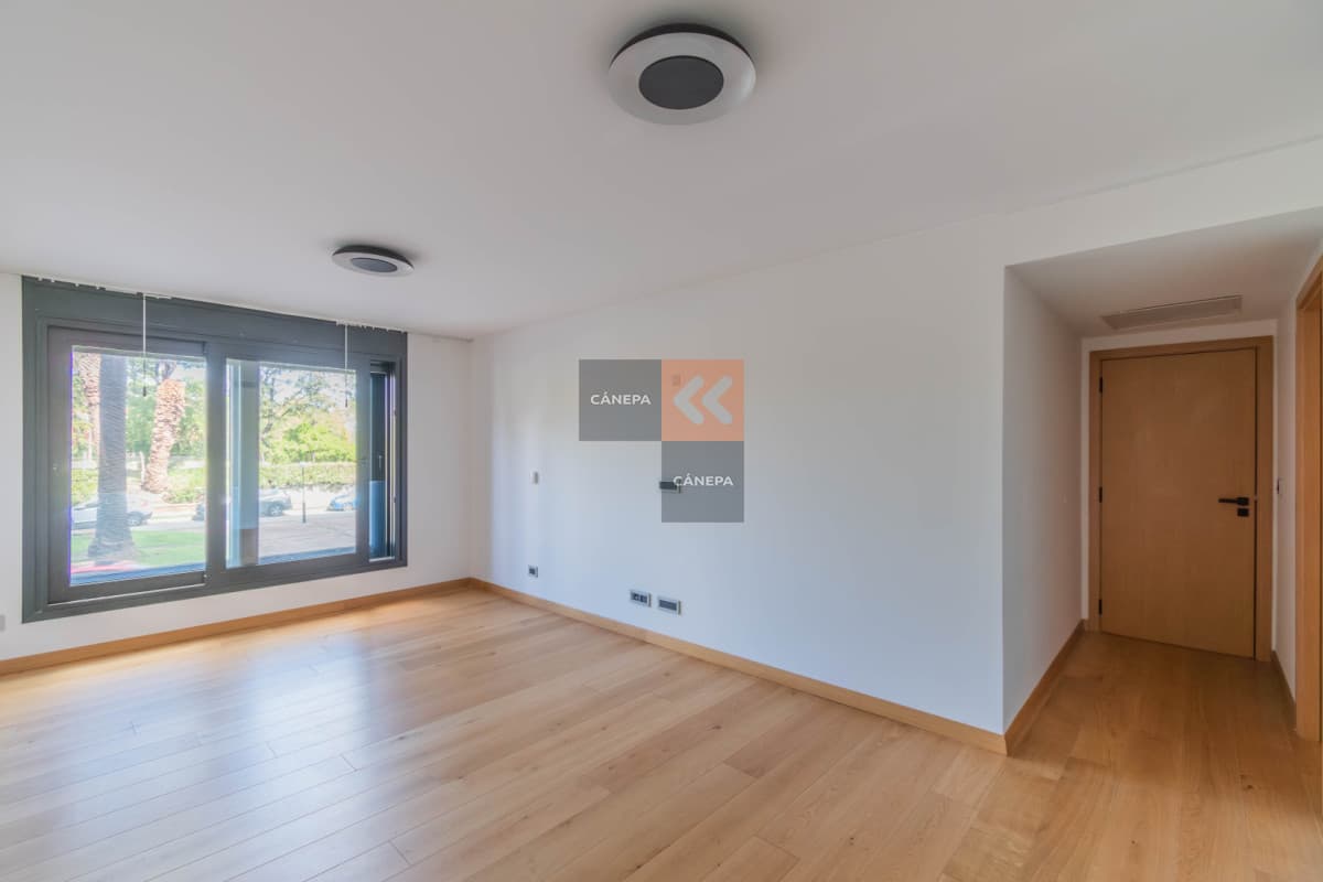 Venta apartamento de 3 dormitorios en Golf con patio + parrillero propio