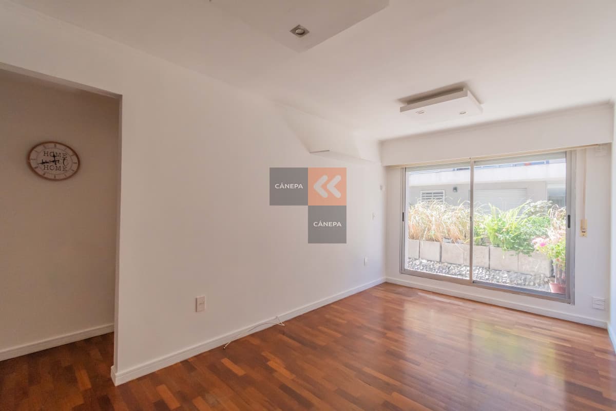 Venta con renta apartamento de 1 dormitorio con jardín en Punta Carretas