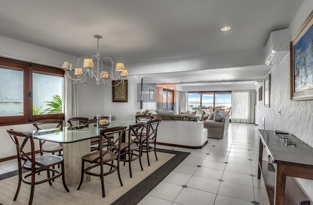 Departamento en venta con vista al puerto