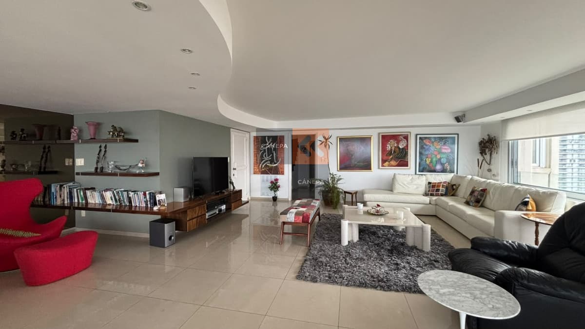 Apartamento de 3 dormitorios en primera línea