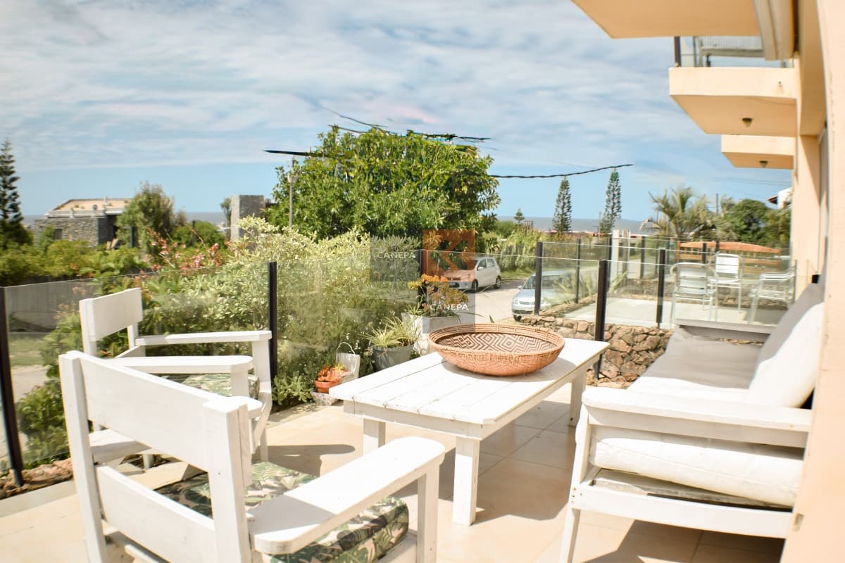 Apartamento en Manantiales con gran terraza