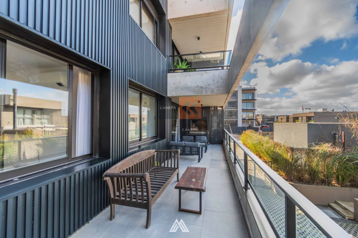 Apartamento de 2 dormitorios con terraza + parrillero en barrio Zen