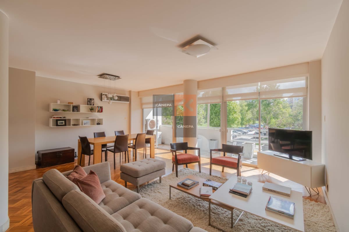 Venta apartamento de 3 dormitorios en Punta Carretas