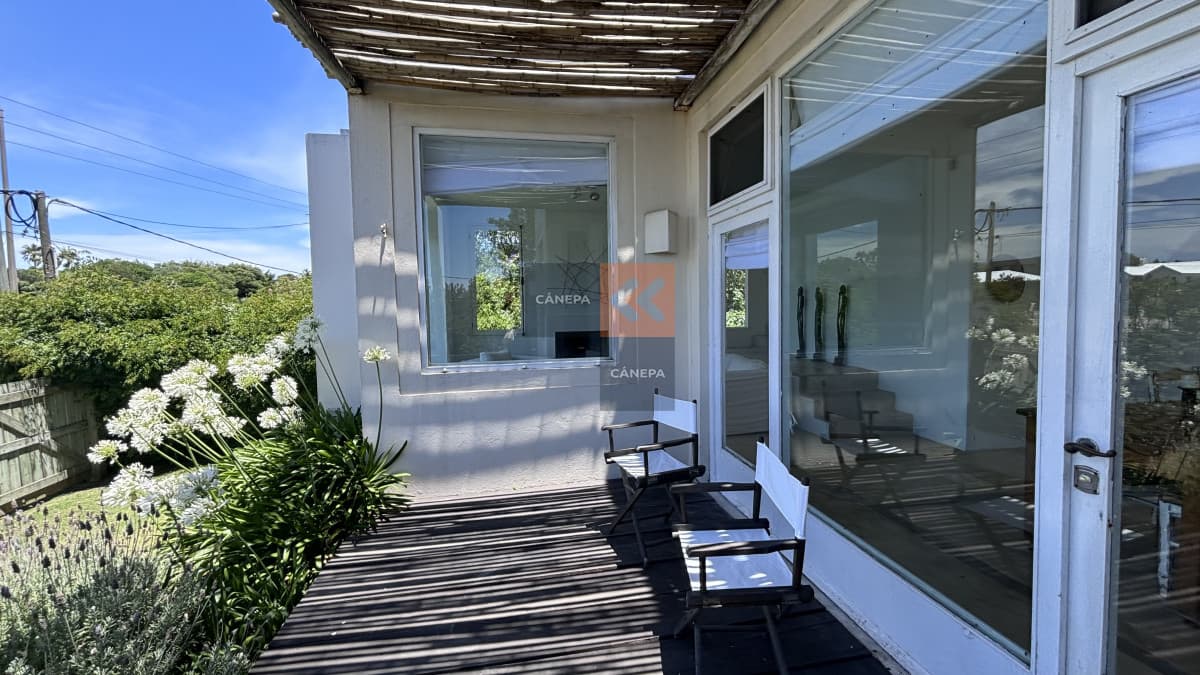 Casa en Venta en zona Punta Piedras
