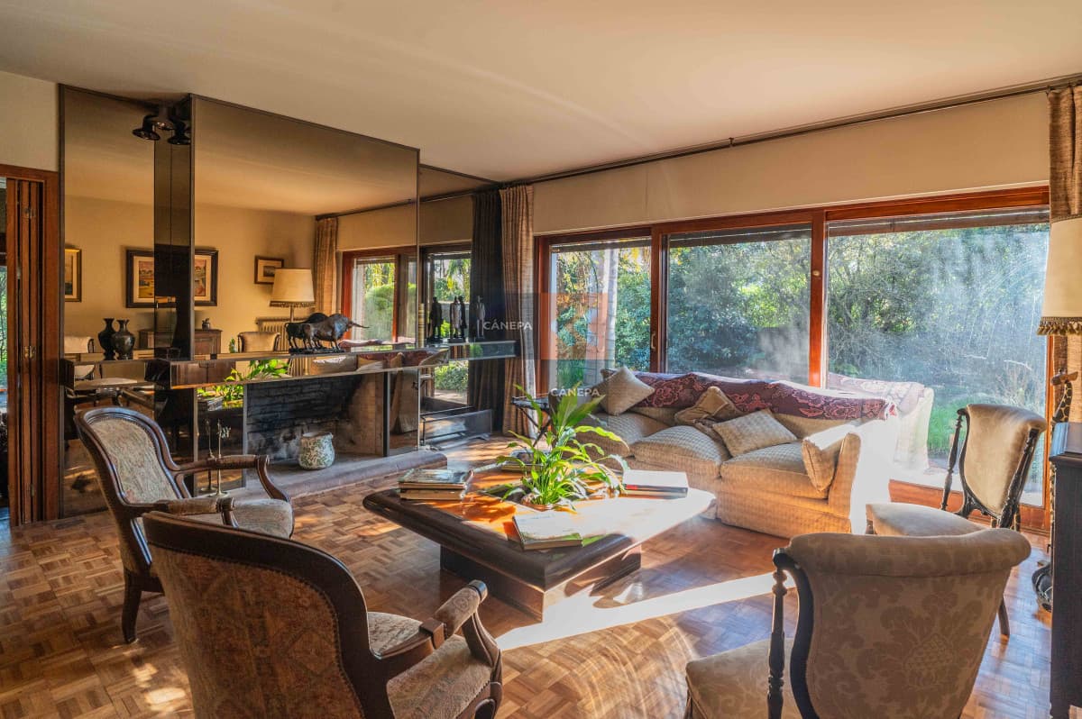 Venta casa de 4 dormitorios en Carrasco Sur