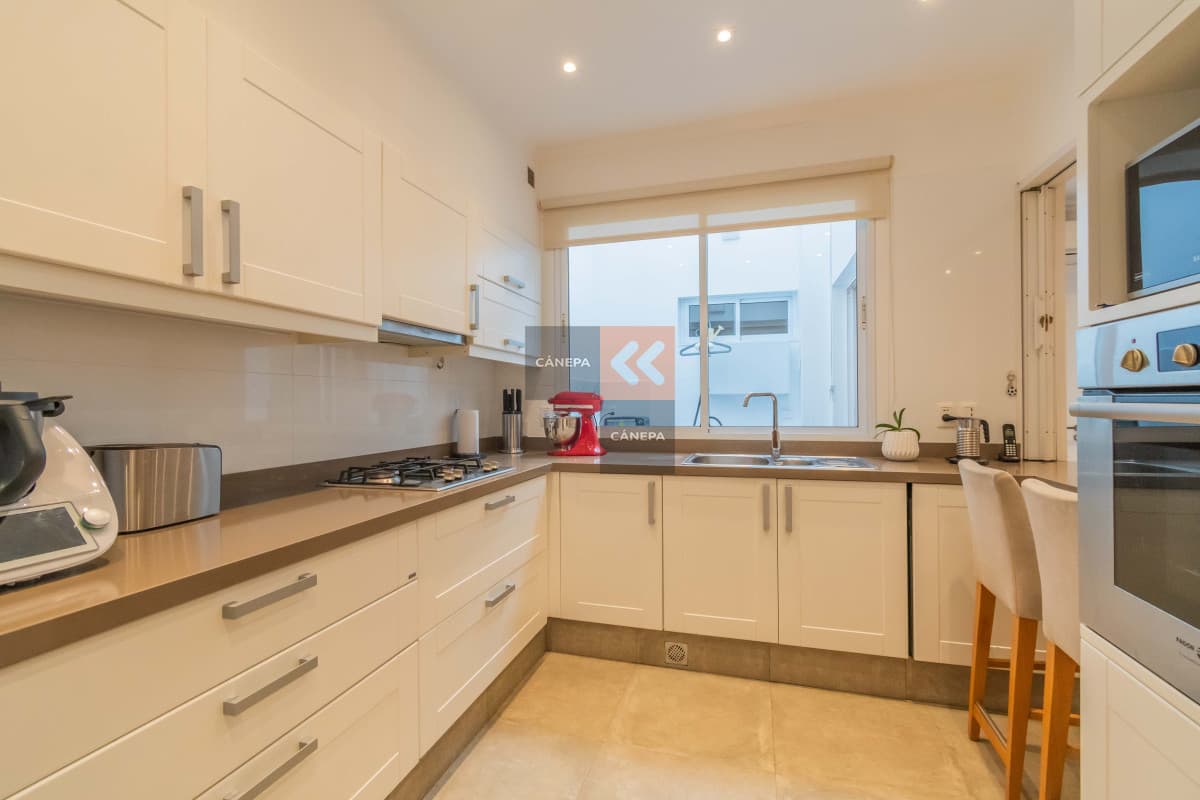Venta de casa con 4 dormitorios en Punta Carretas