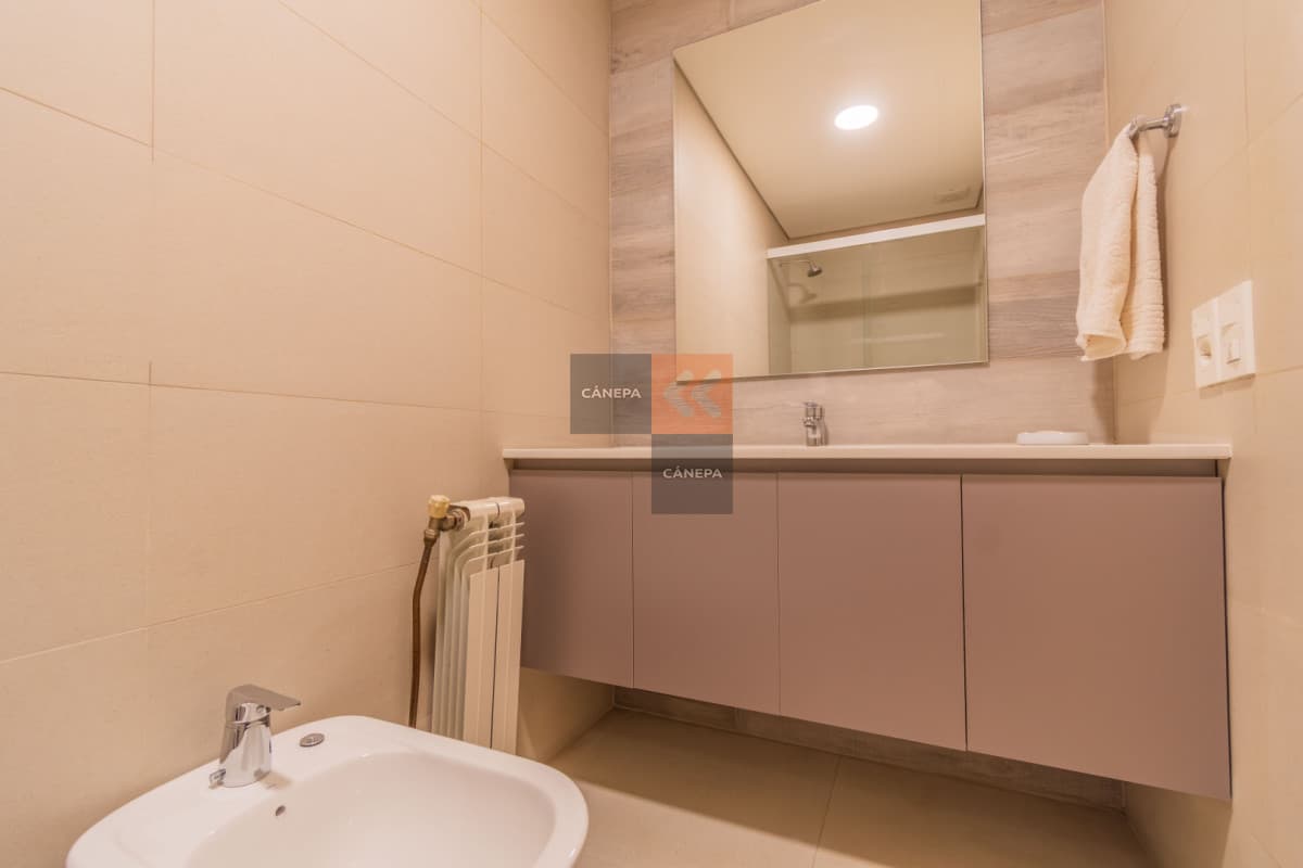 Venta casa de 3 dormitorios en Carrasco con barbacoa y piscina