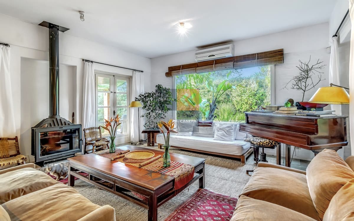 Excelente casa esquinera en venta