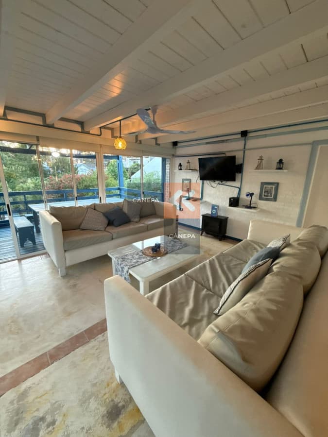 Casa en Manantiales a la venta