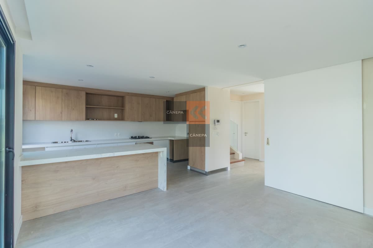 Venta casa de 4 dormitorios en Barrio Parques