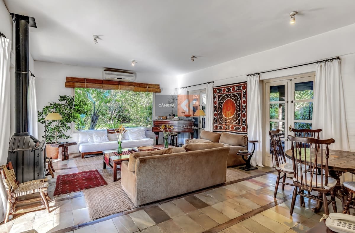Excelente casa esquinera en venta