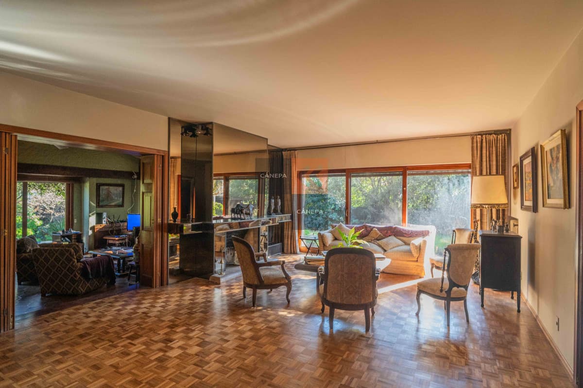 Venta casa de 4 dormitorios en Carrasco Sur