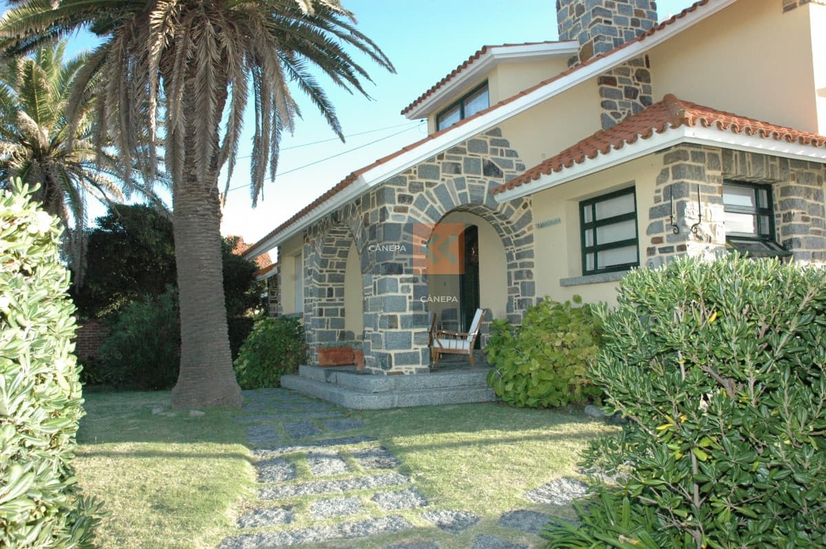 En zona Faro de Punta del Este