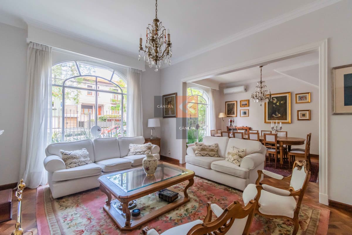 Venta de casa con 4 dormitorios en Punta Carretas