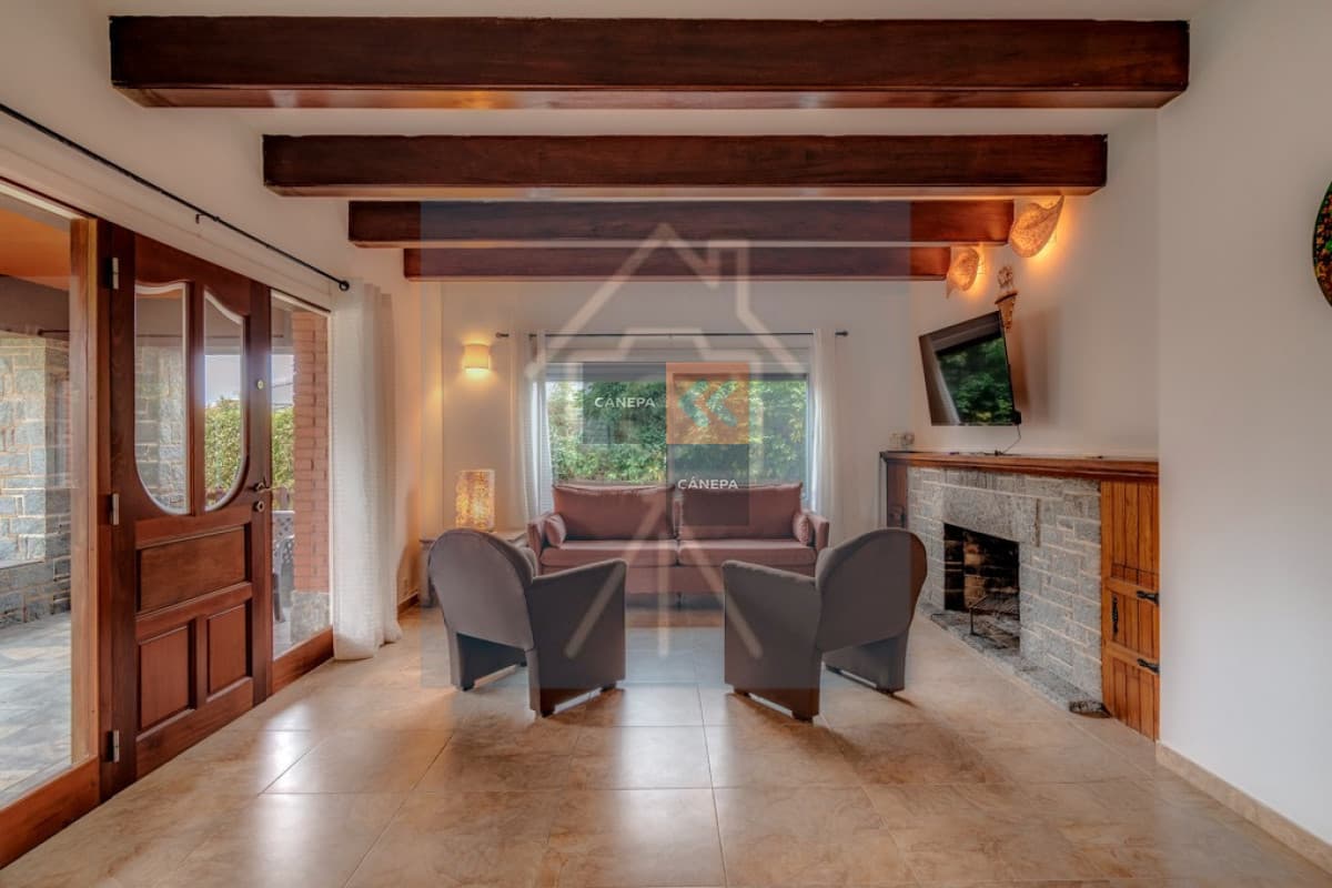 Casa en venta de 5 dormitorios