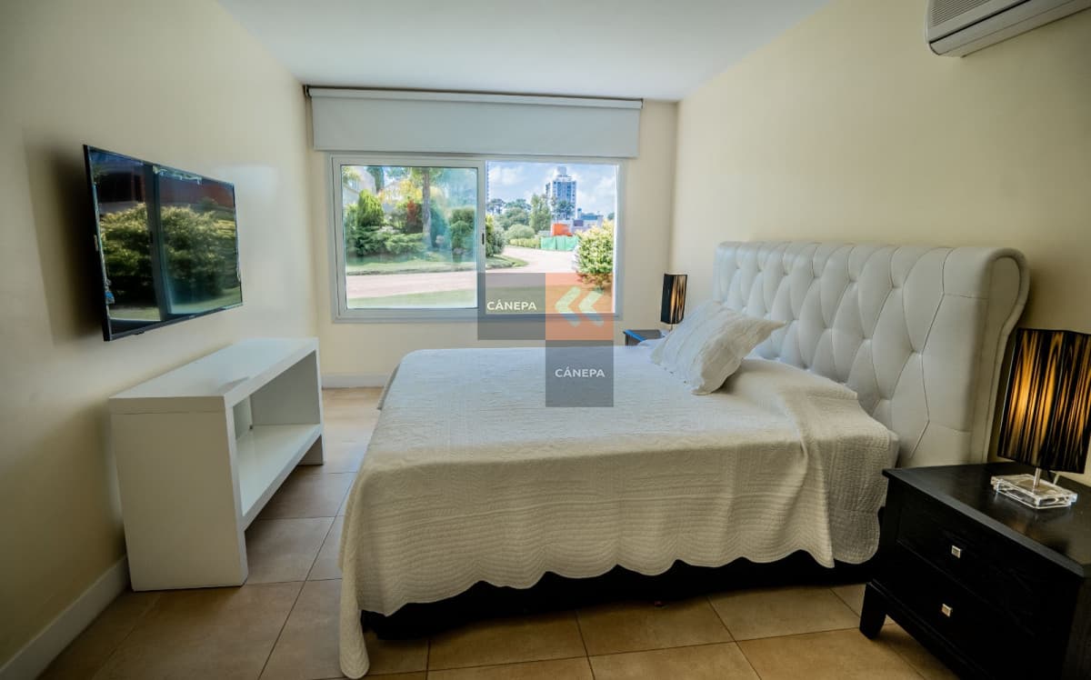 Casa en parada 8 de la mansa, en barrio privado, cercano al Shopping