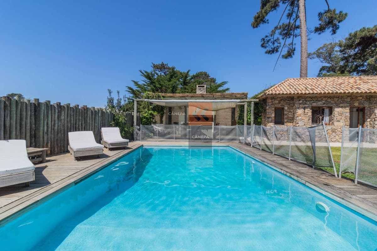 Casa en alquiler temporal con piscina