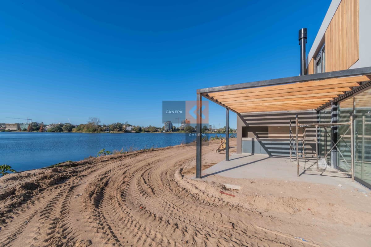 Venta casa de 4 dormitorios en Parque Miramar
