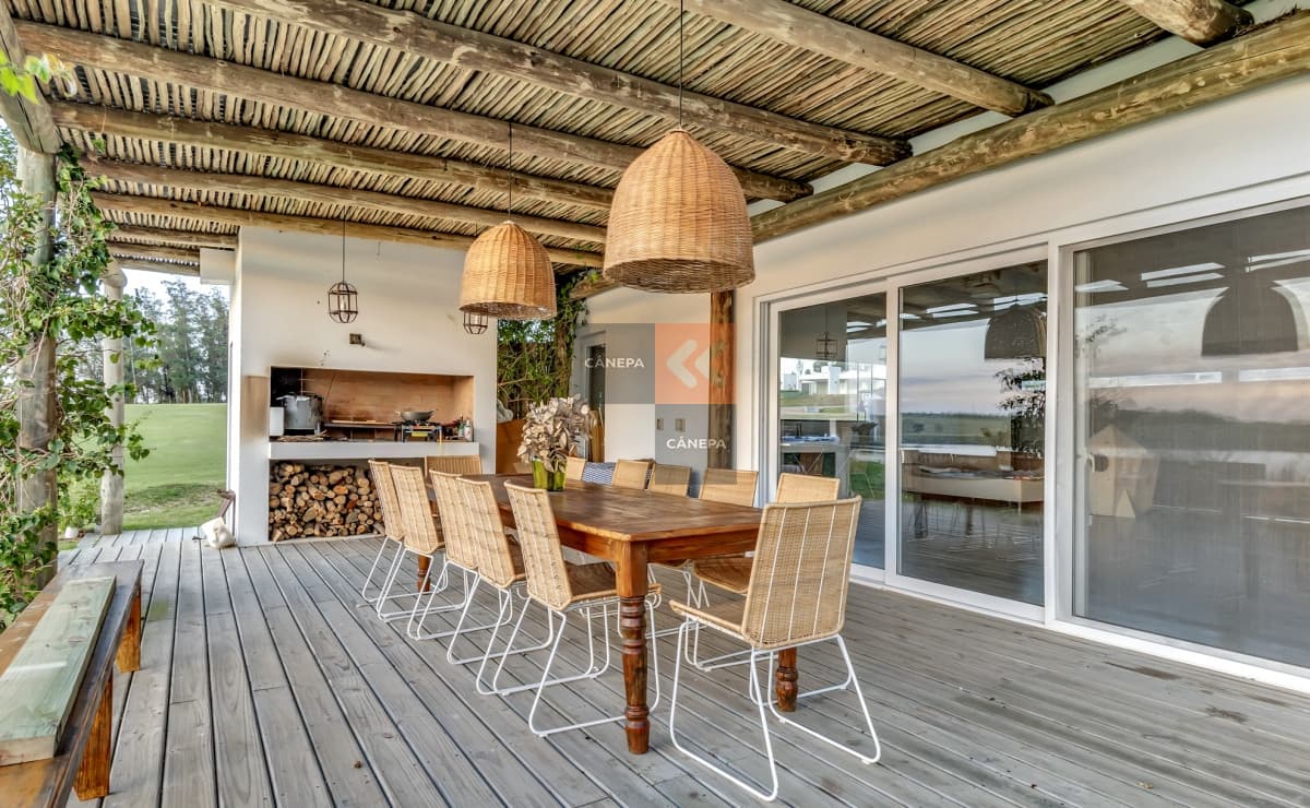 Espectacular casa para disfrutar de la naturaleza en Pueblo Mio, con vistas al lago