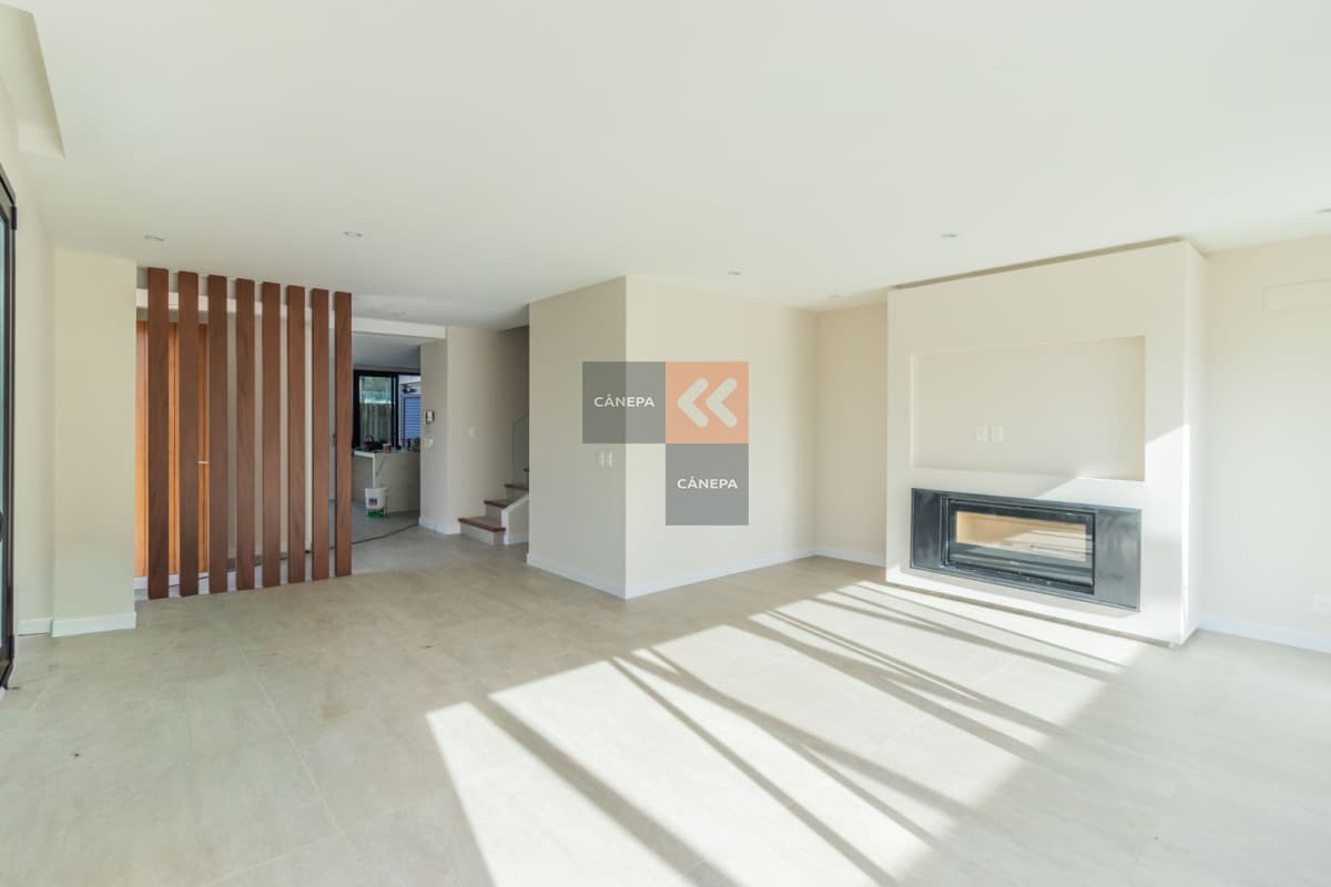 Venta casa de 4 dormitorios en Barrio Parques