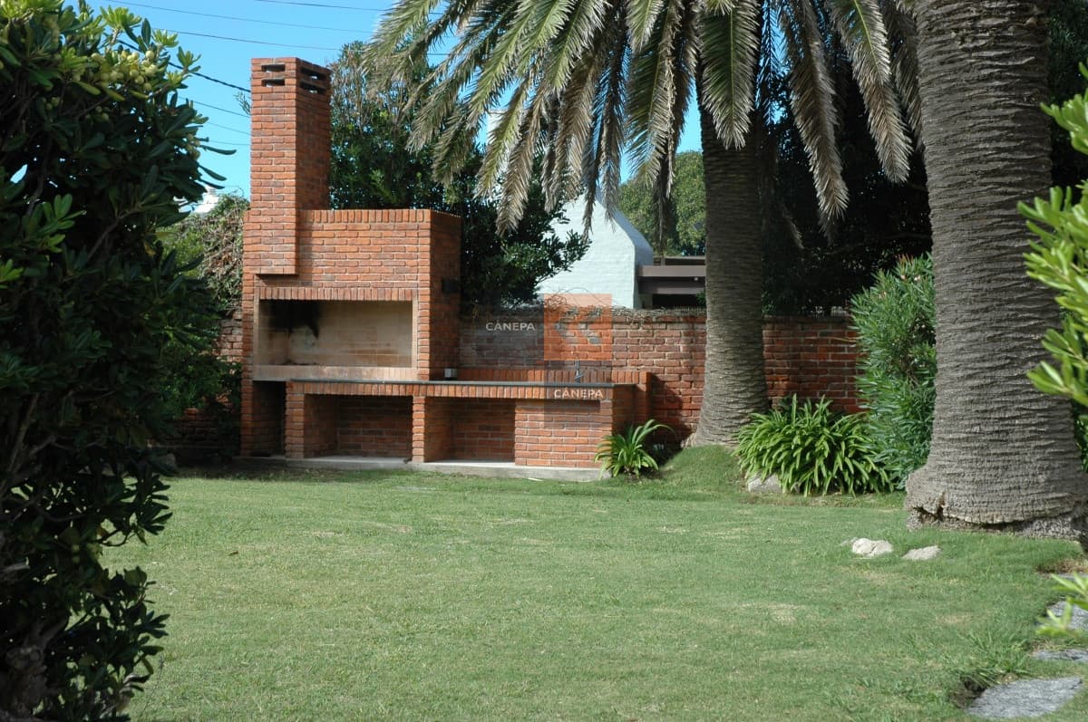 En zona Faro de Punta del Este