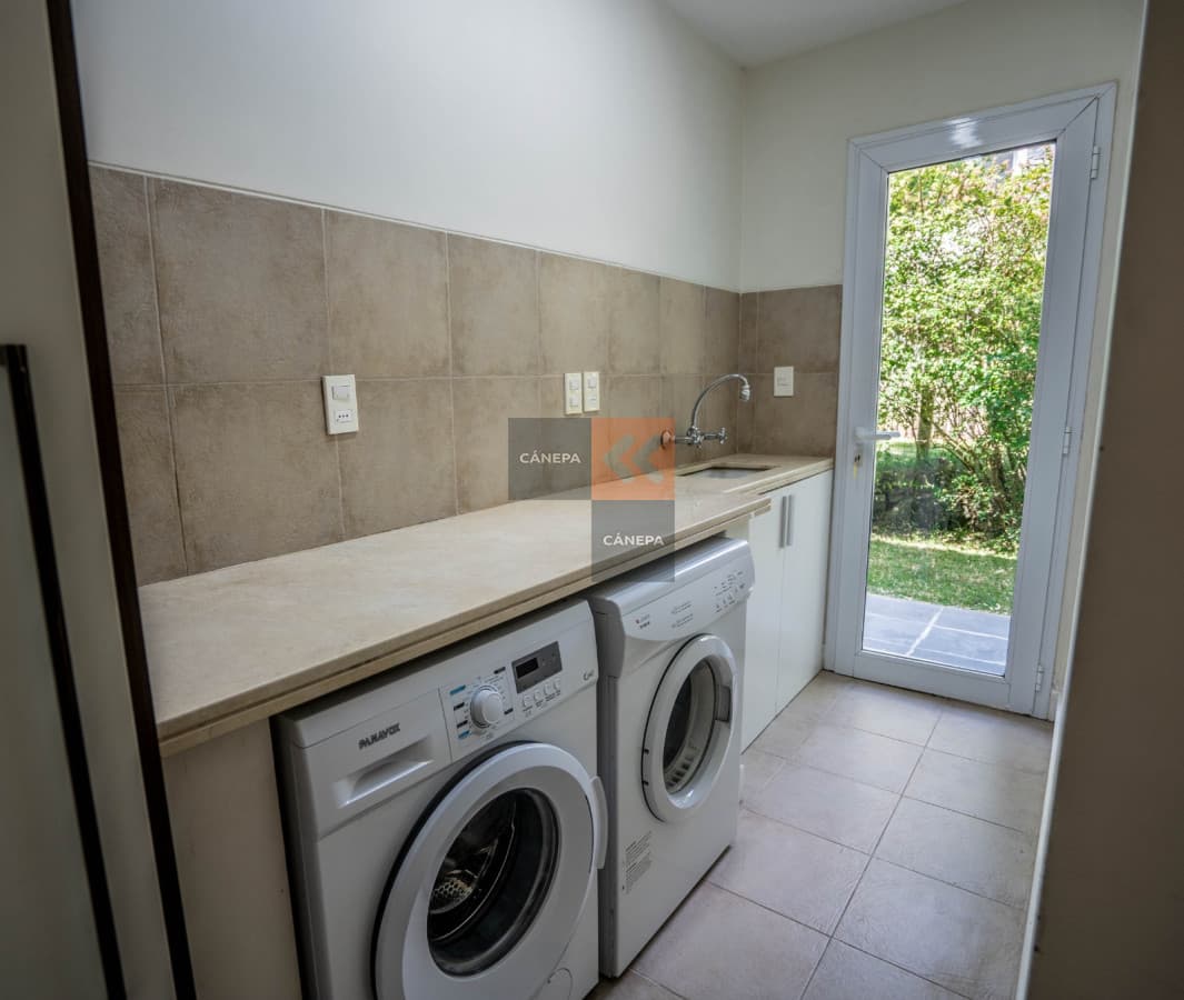 Casa en parada 8 de la mansa, en barrio privado, cercano al Shopping